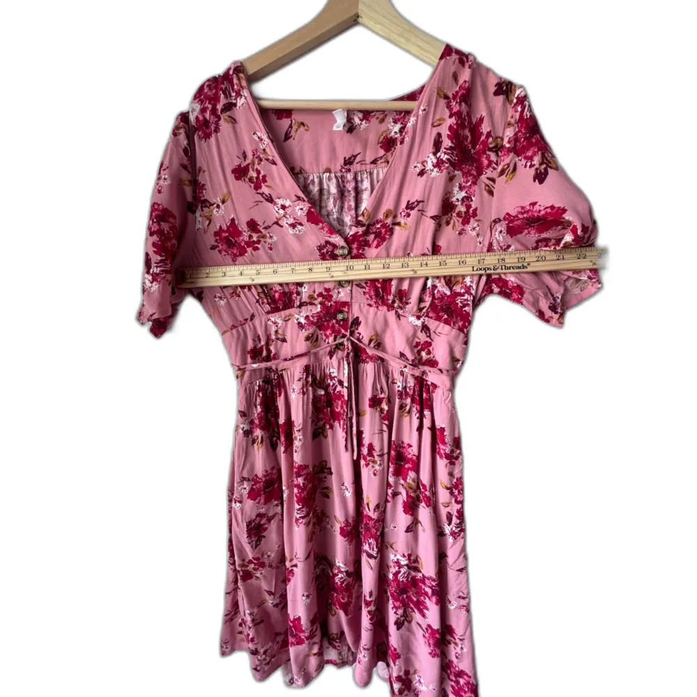 Xhilaration Pink red floral dress pockets bottom short sleeve 100% viscose L - Image 5