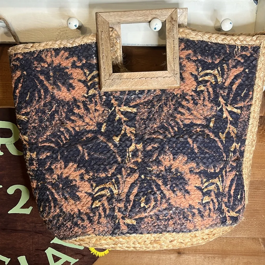 Twig and Arrow Jute Tote Woven Wood Tassel Beach Bag Large Boho Shell Coral Blue Brown - Image 5