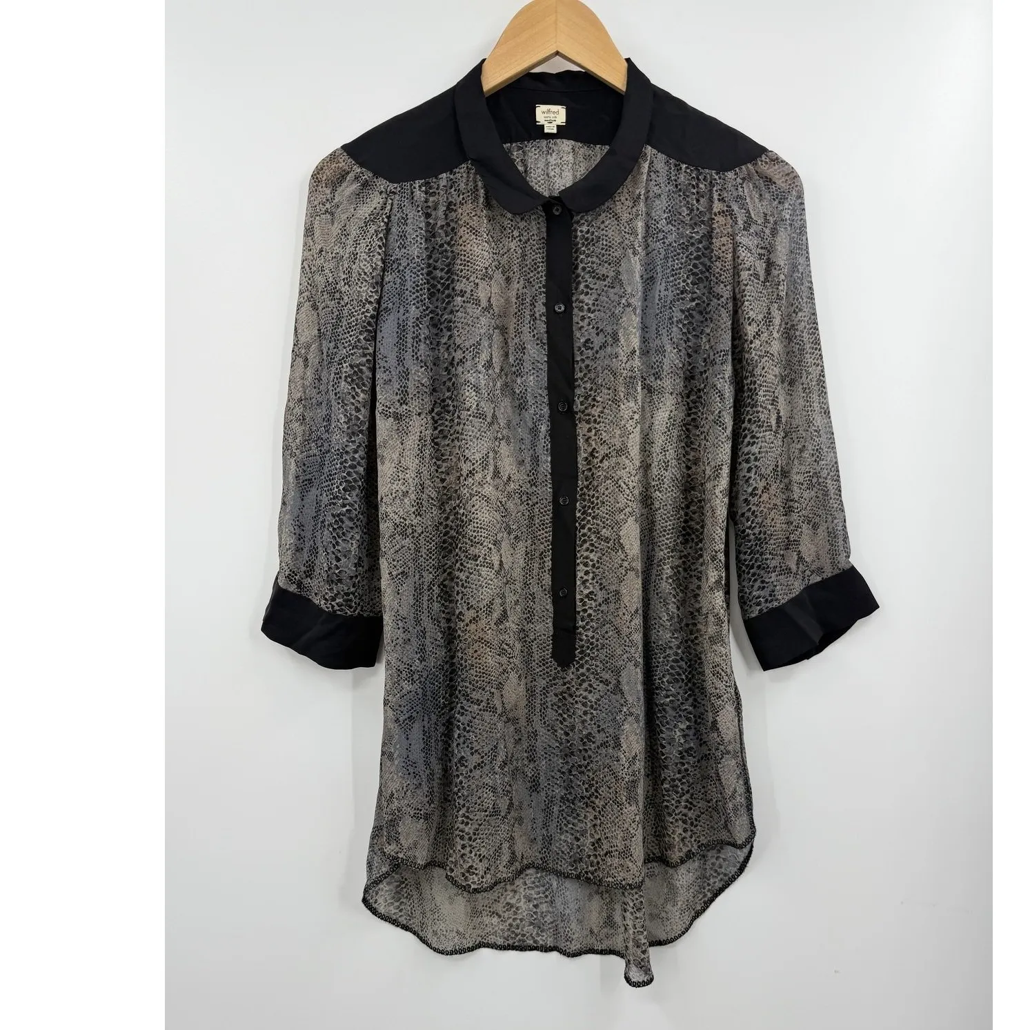 Aritzia‎ Wilfred Shirt Womens Medium Silk Snake Print Button Front Tunic Blouse - Image 2