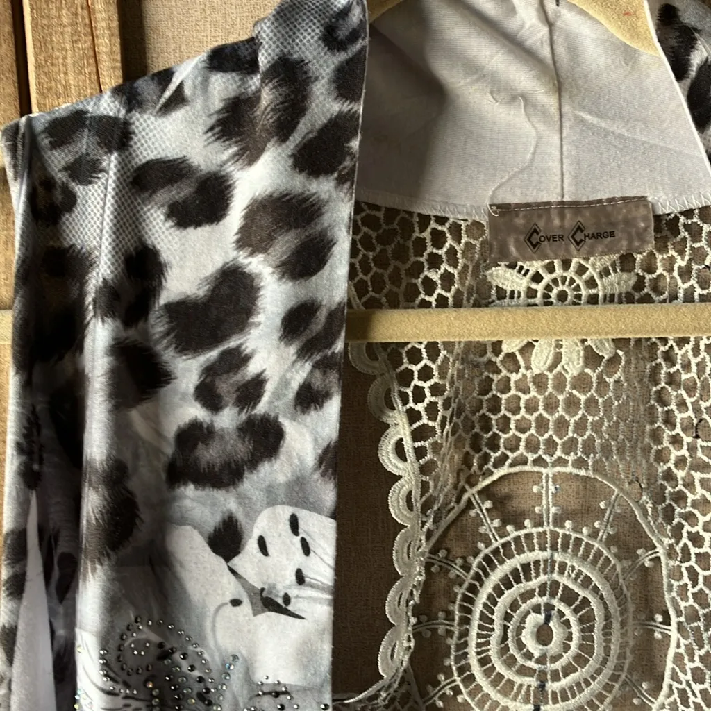 Cover Charge Lace Detail vest small - Image 6