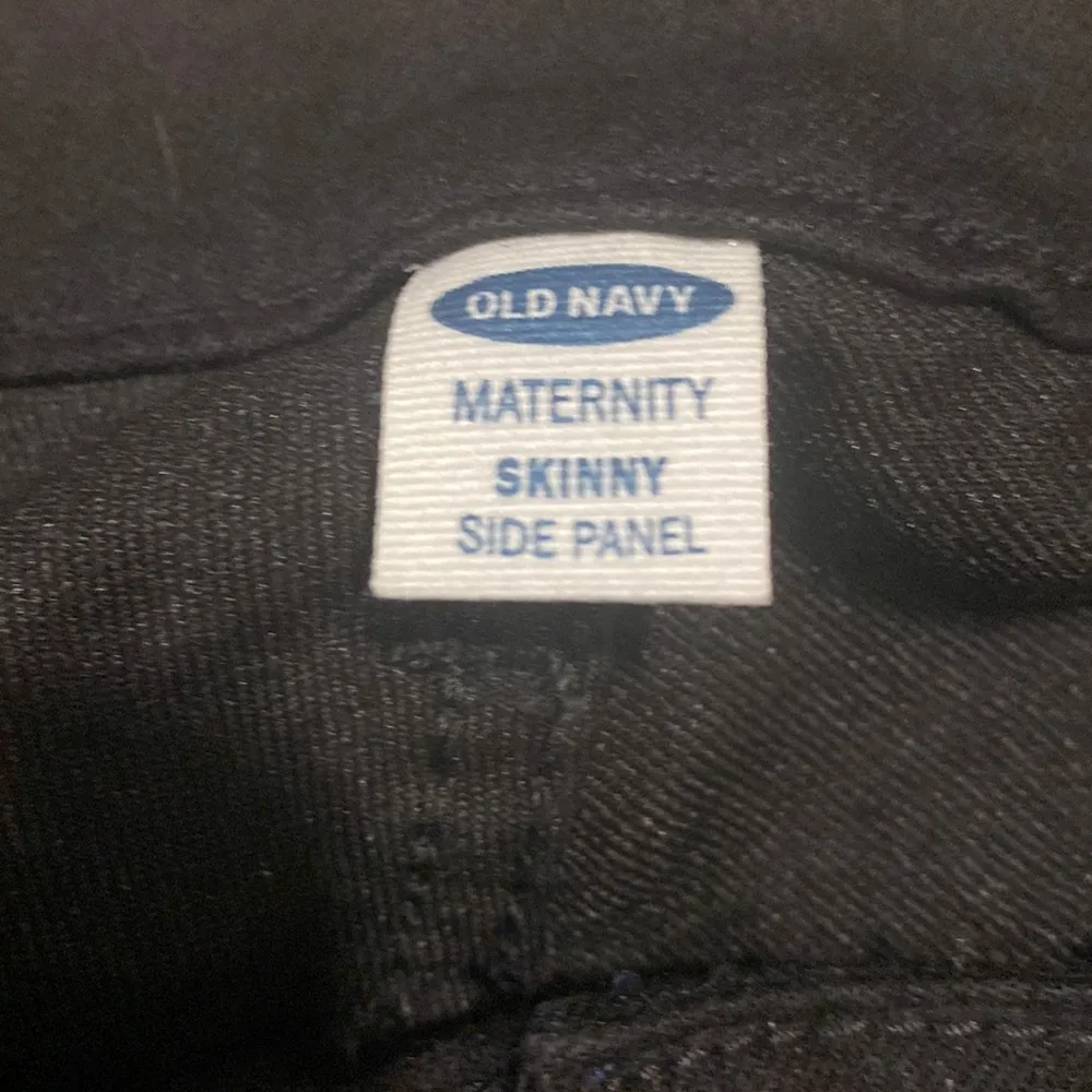 Old Navy women’s black maternity jeans size 8 - Image 4