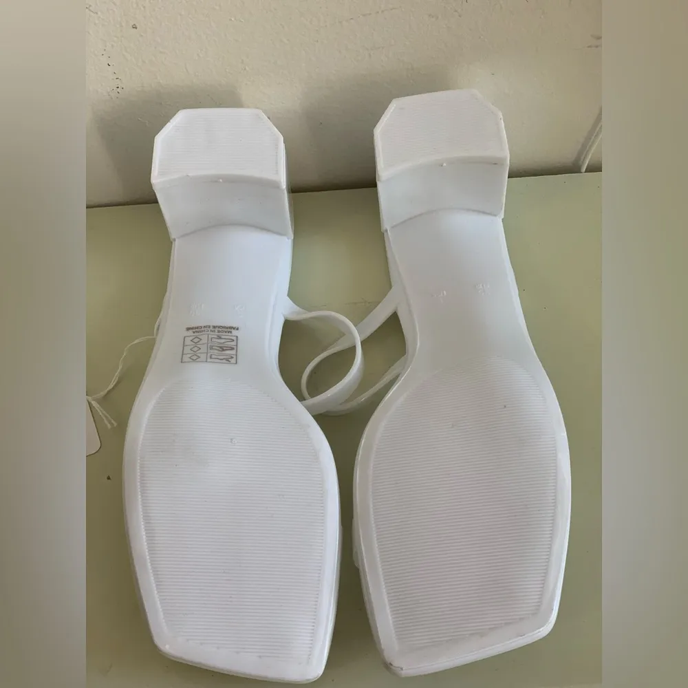 JeffreyCampbell Elegant White Chunky Block Heel Sandals.  Size-9 - Image 6