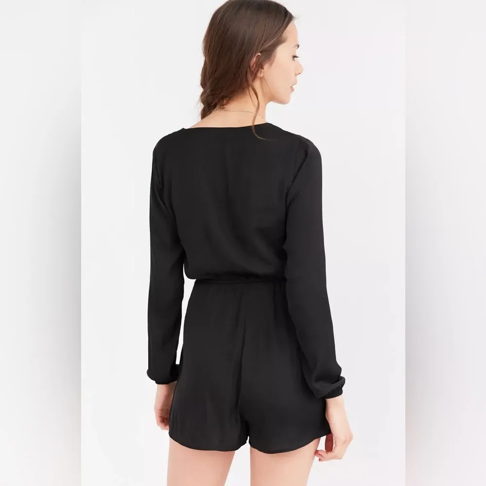 Alice & UO Demy Long-Sleeve Satin Romper - Black - XS - Image 2