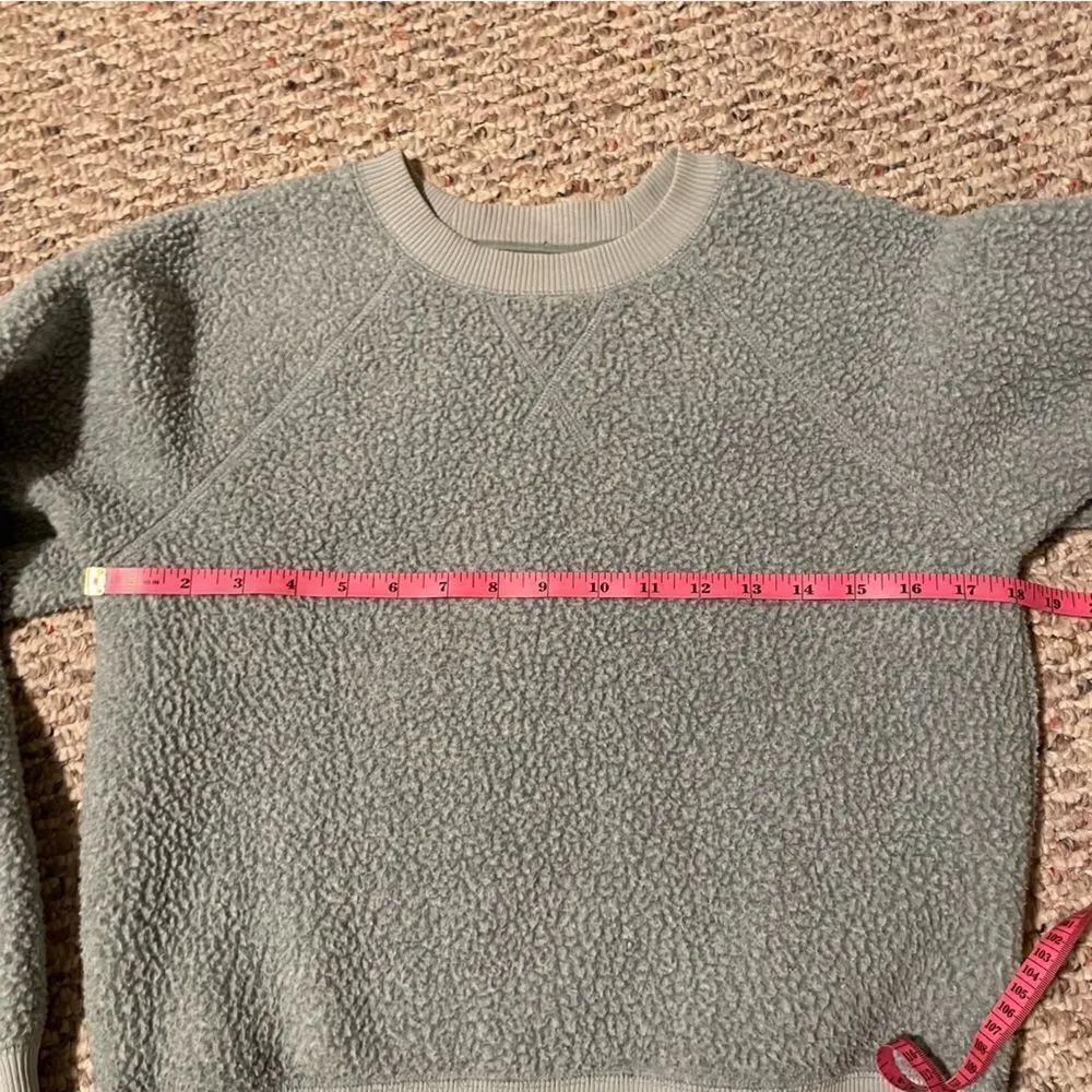 Everlane The ReNew Fleece Raglan Sweatshirt in Pale Sage- Size XS - Image 8