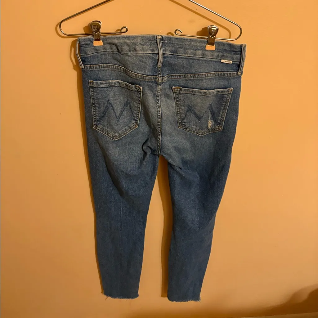 Mother Looker Ankle Fray Jeans in Love Gun - Image 5