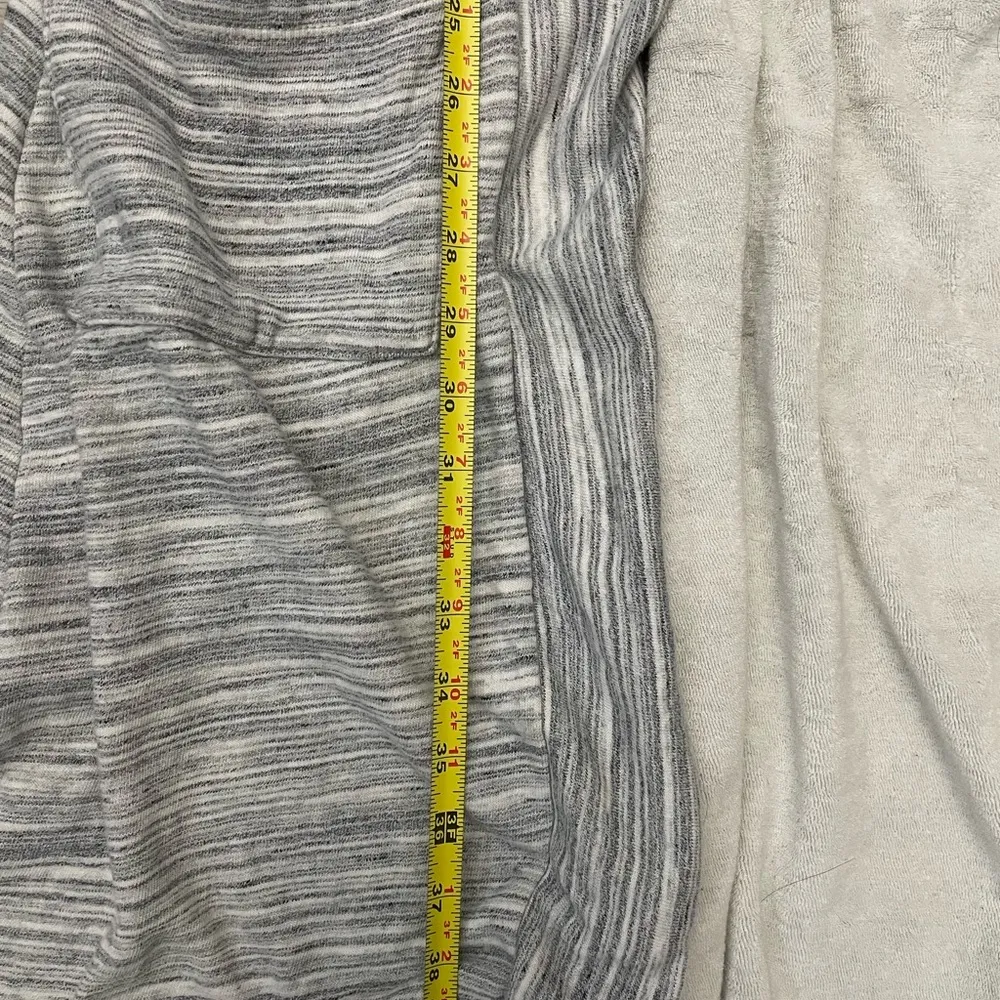 Pretty Little Thing Cardigan, Medium, EUC , terry cloth inside, front pockets - Image 5