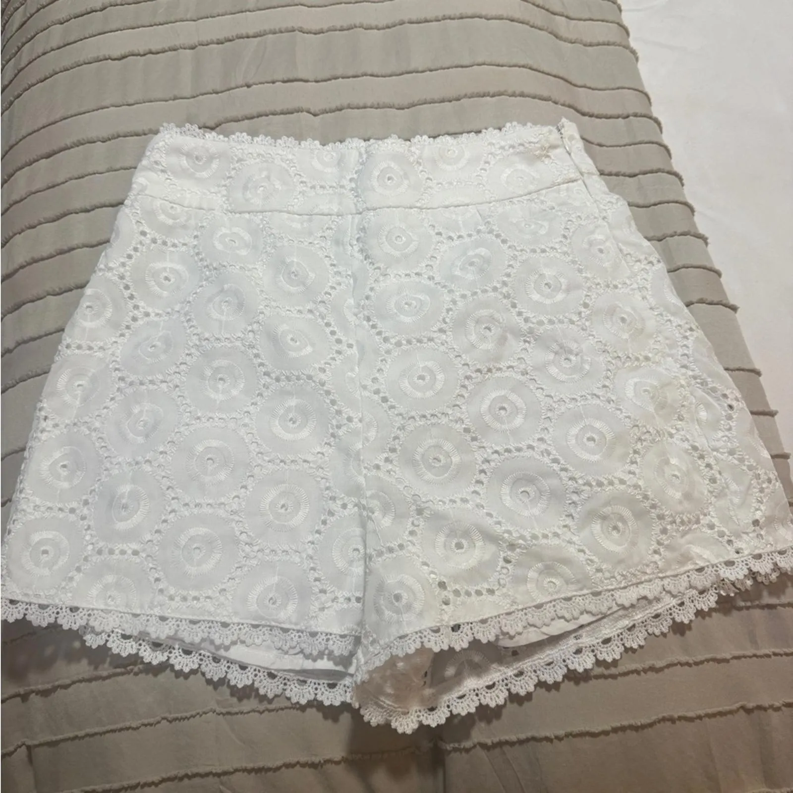 White Eyelet Lace High - Image 3