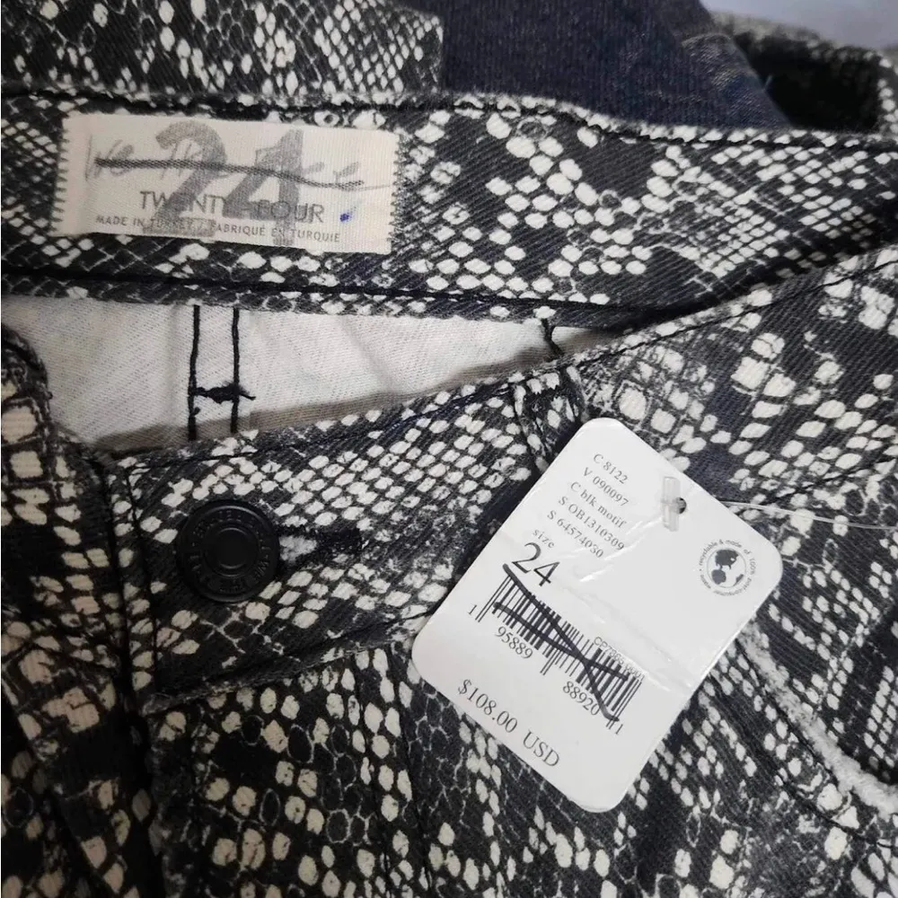 Free People We The Free Jeans Maggie Printed Jeans Size 24. B19 - Image 6