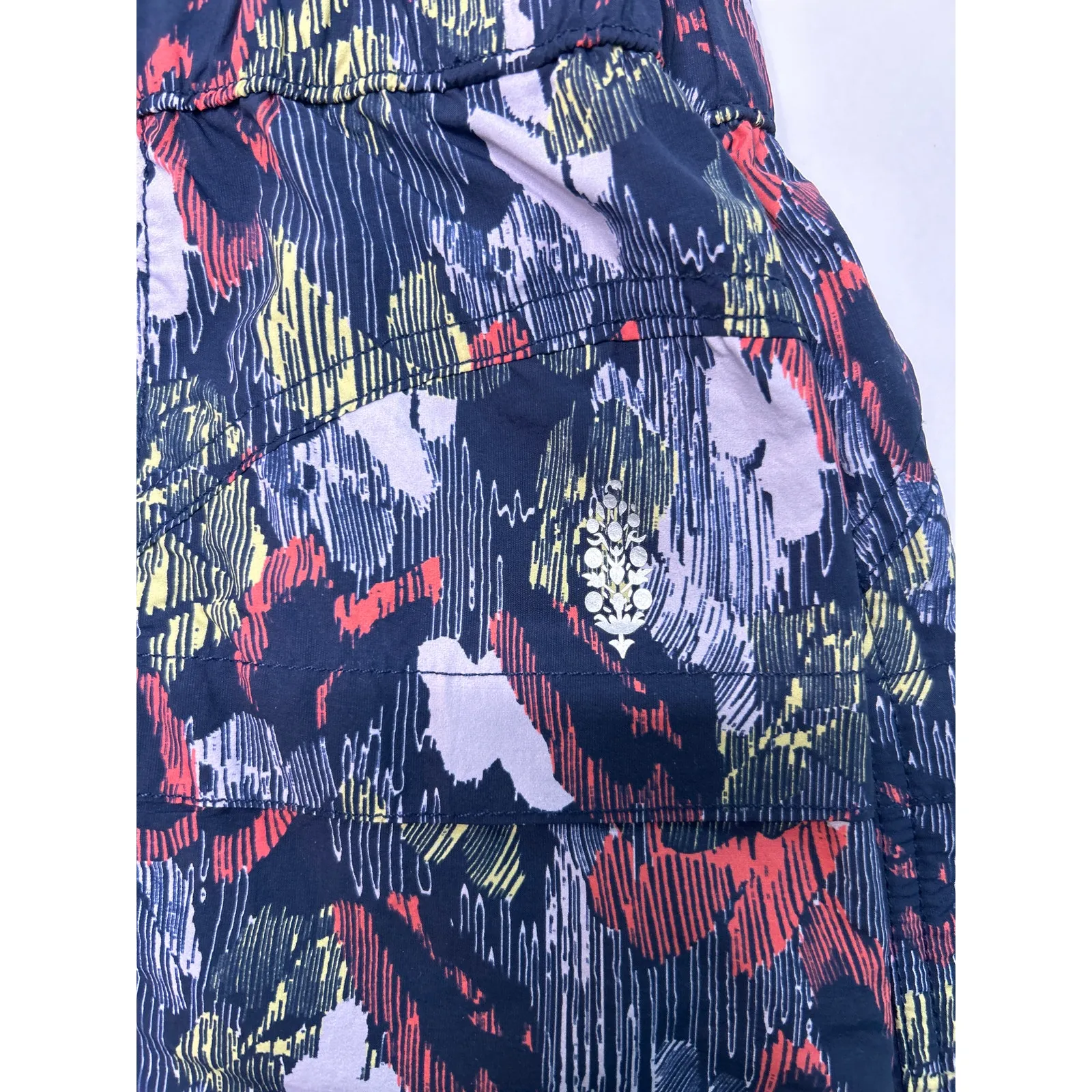 FREE PEOPLE MOVEMENT NWOT In the Wild Patterned Shorts In Size M NWOT - Image 12