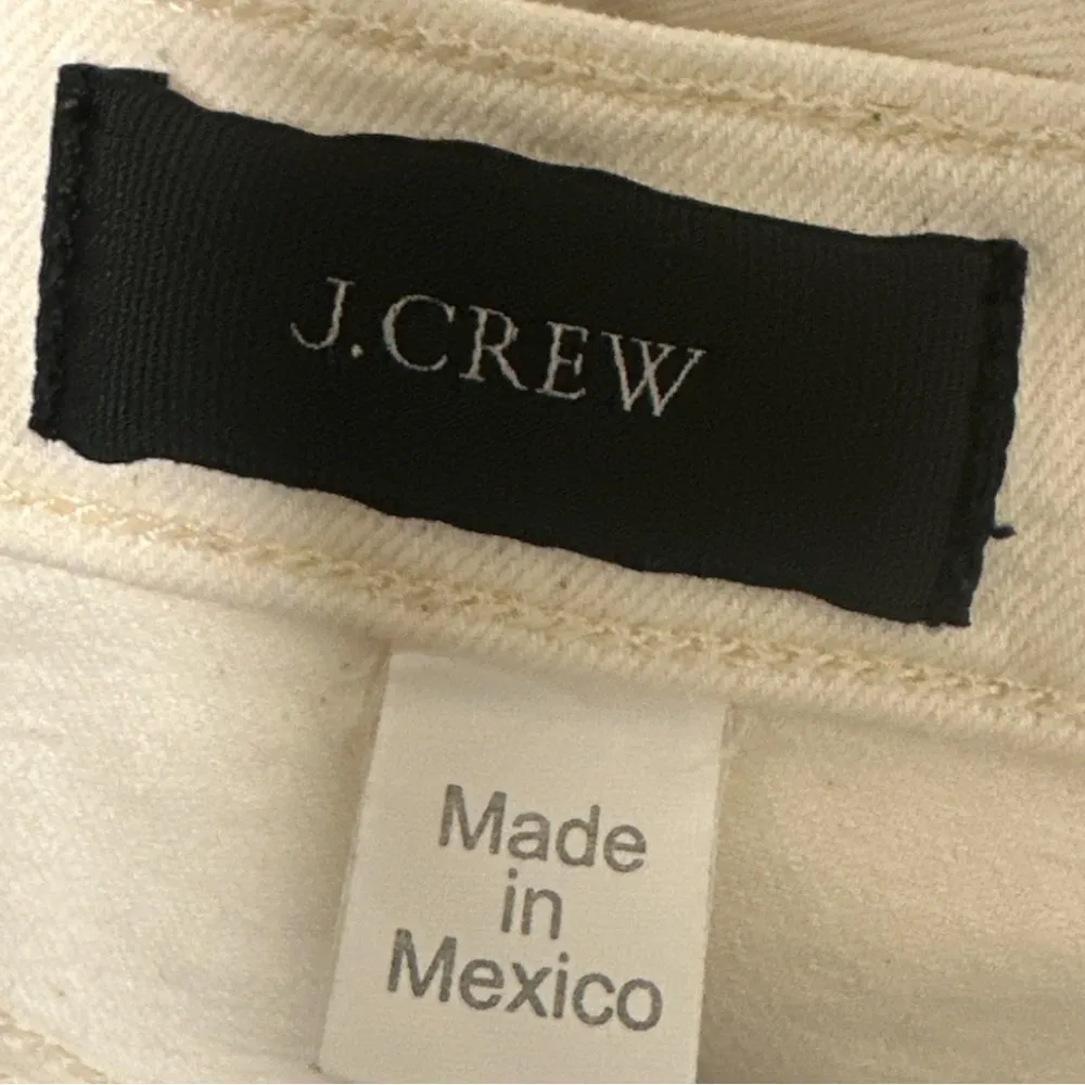 DKNY J.Crew Off-White Denim Shorts – Raw-Cuffed, Size 26 - Image 5