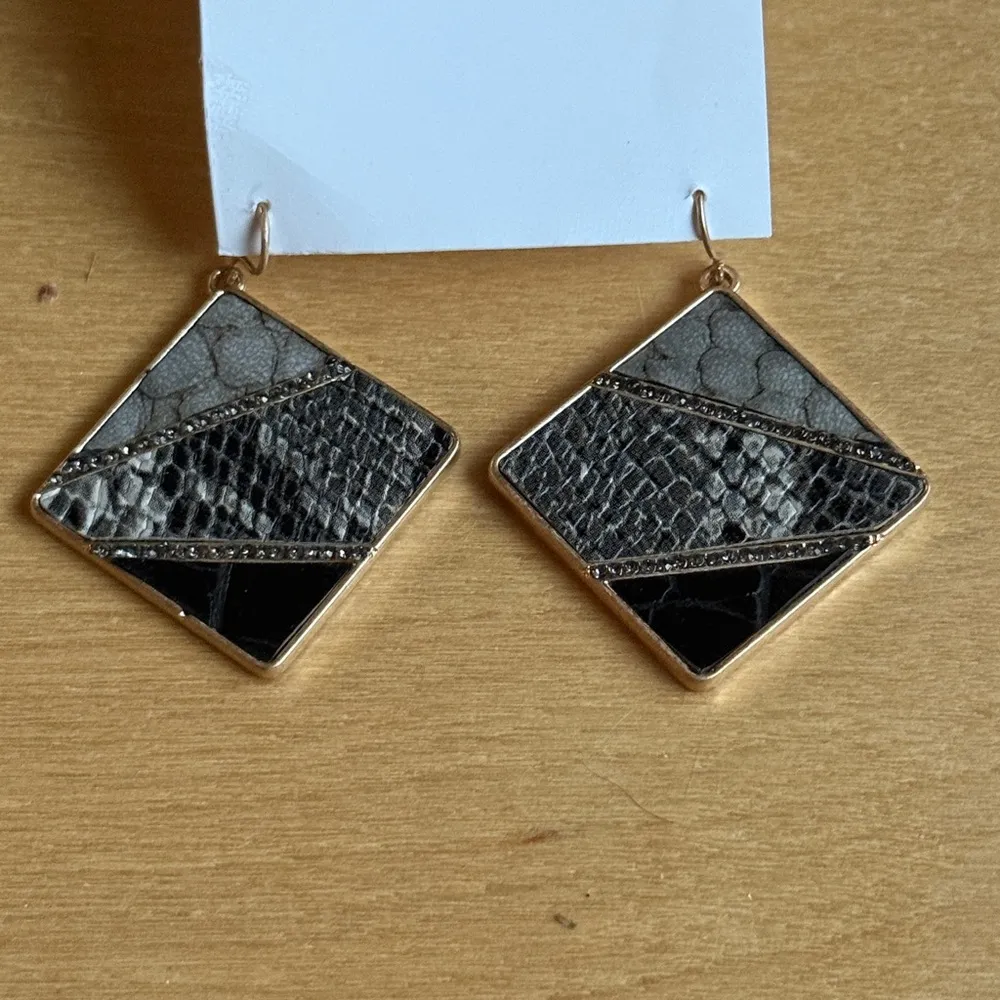 Snake Skin Statement Earrings NWT Black - Image 3
