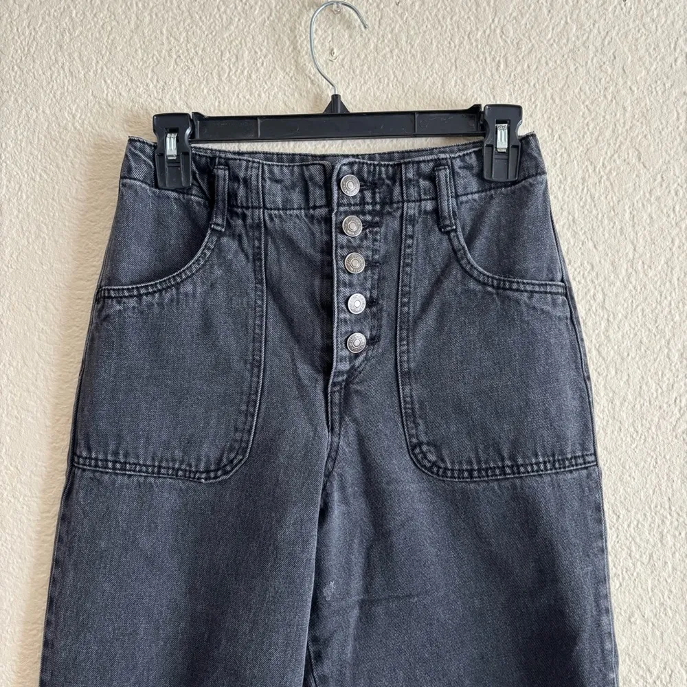 F21 Slouchy Fit black stonewash Button Fly womens jeans Size 25 - Image 3