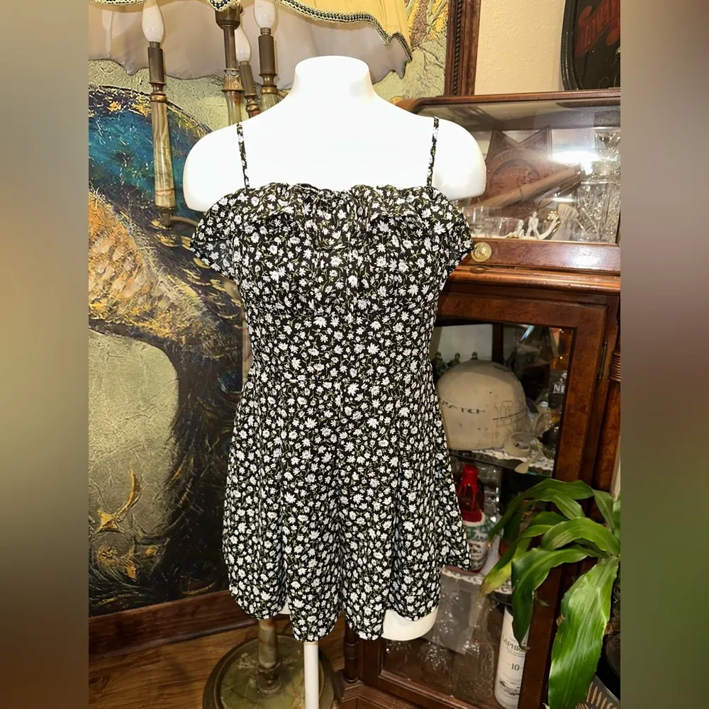 EUC TRIXXI black and white  Floral Romper spaghetti straps - Image 2