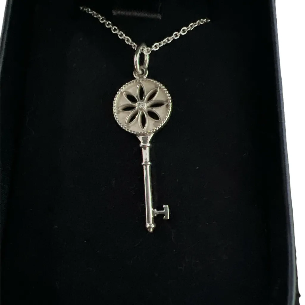 Never‎ Worn Tiffany & Co. Silver Key Charm Necklace with diamond - Image 3