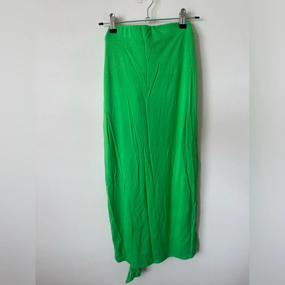 NWT Camila Coelho Pixie Skirt Green Size Medium - Image 5