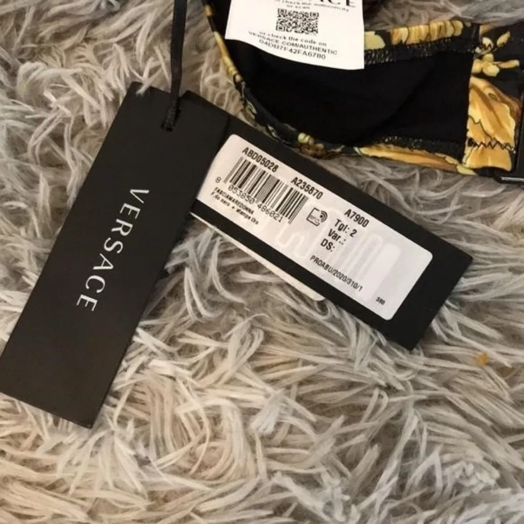 New Authentic Versace Women’s Barocco Printed Bikini Top Size 2 - Image 8