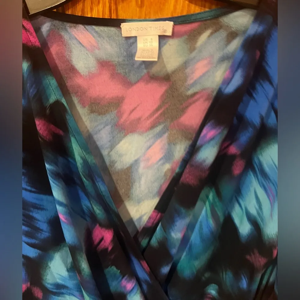 London Times Blue, Green, Violet Abstract Print V-Neck Stretch Wrap Dress Size 8 - Image 5