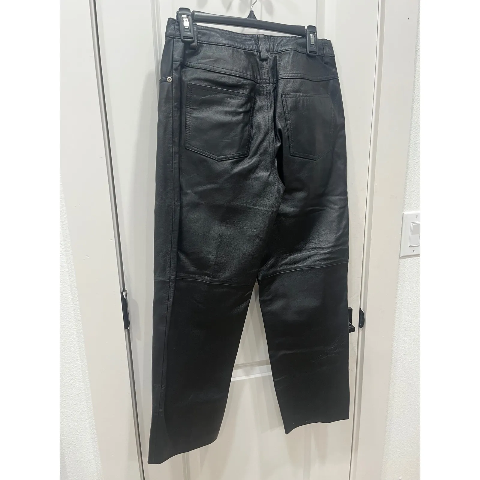 Jeanology Collection Newport News Black Leather Pants Size 10P - Image 12