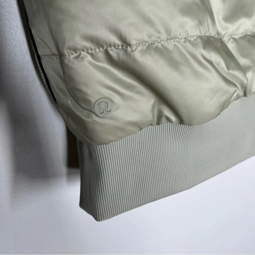 Lululemon Sz 4 Non-Stop Bomber Vest  Reversible - Image 5