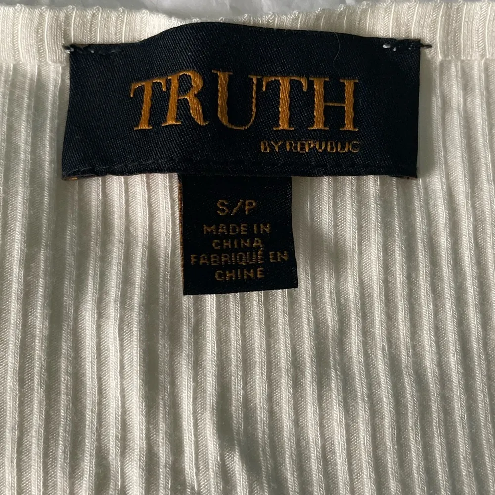 Cream Fitted Short Sleeve Shirt - Image 2