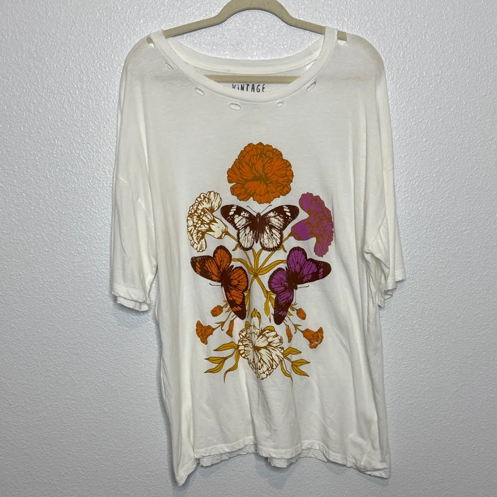 Vintage Canvas Butterfly Fantasy Distressed Oversize Graphic Tee Size L White Size L - Image 3