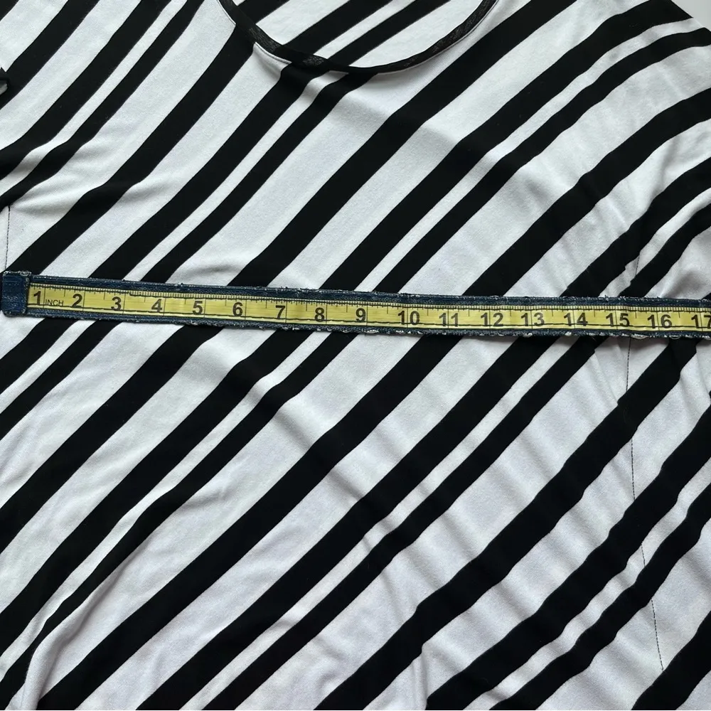 White House Black Market WHBM Bat Sleeves Shirt Poncho black and white Small - Image 10