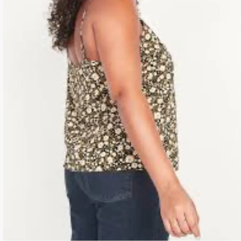 Old Navy black and cream floral tank top - Image 4