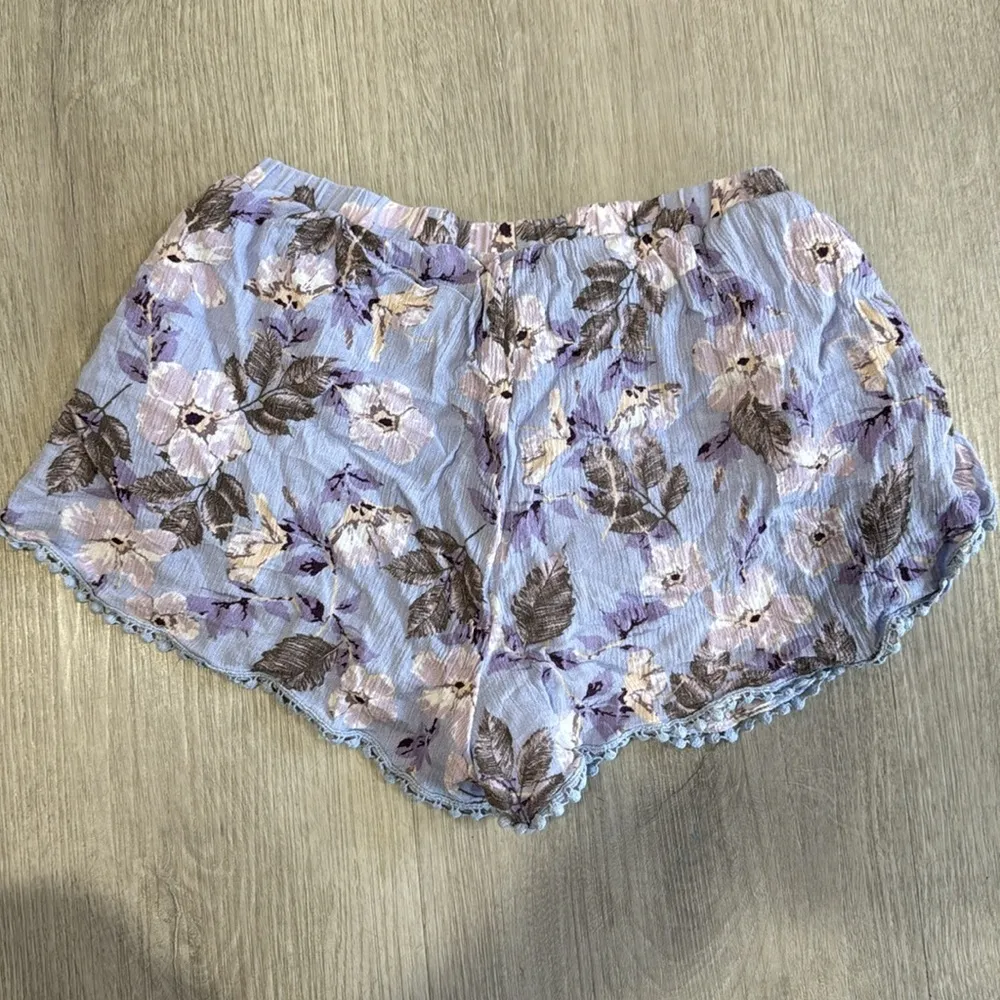 Cotton Candy LA floral dainty shorts Blue Size undefined - Image 2