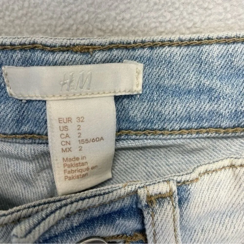 H&M Distressed Jean Shorts Size 2 light wash denim Daisy Dukes 90s y2k - Image 4