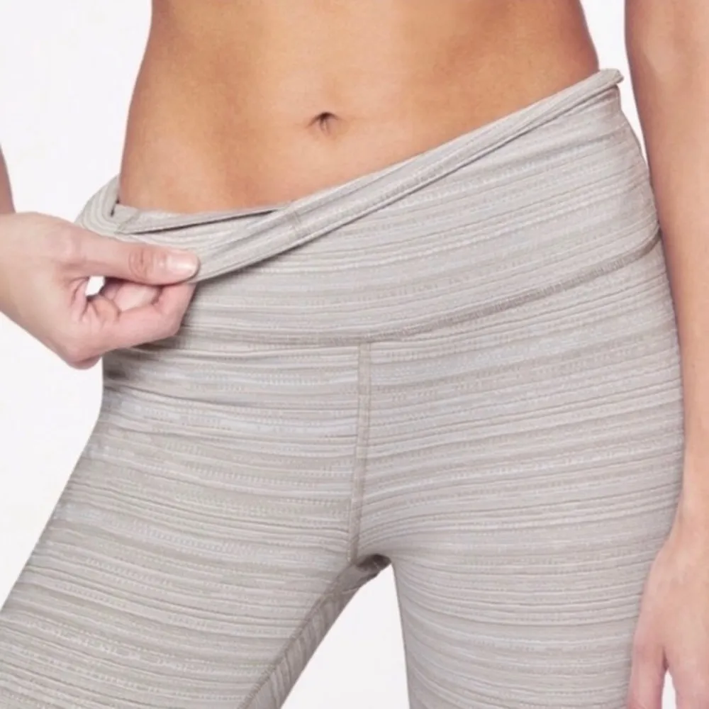 Athleta Chaturanga Jaquard White Cream Leggings M - Image 4