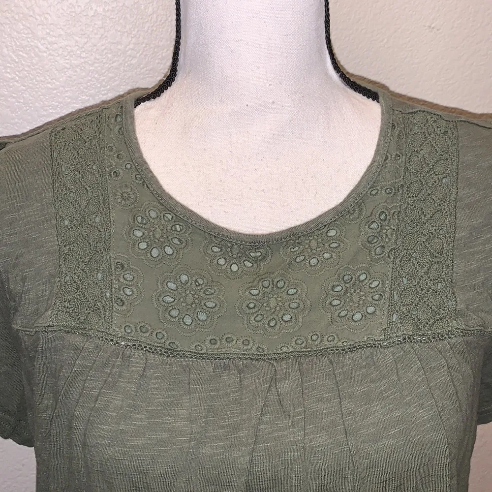 Ella Moss green lace keyhole short sleeve top - Image 4