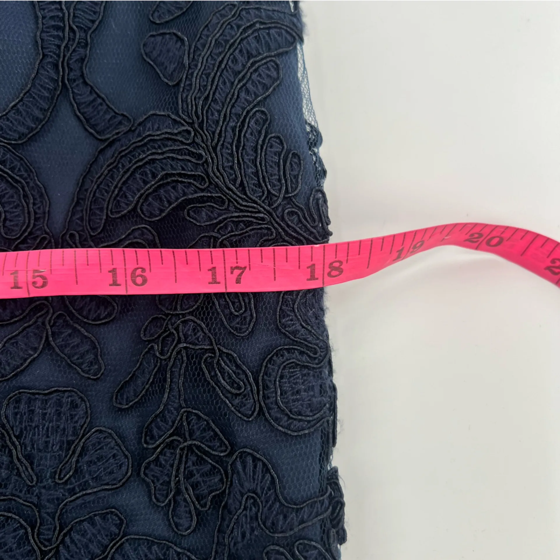 Tadashi Shoji Ella lace cocktail dress in navy blue sz 6 - Image 9