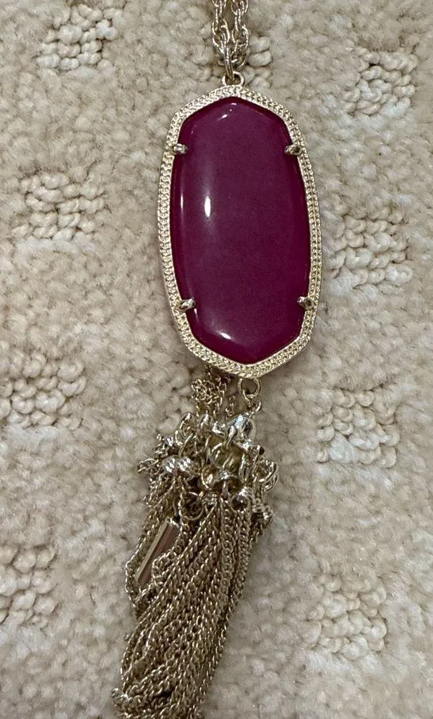 Kendra Scott Rayne Magenta Pink Tassel Pendant Necklace Gold Chain - Image 2