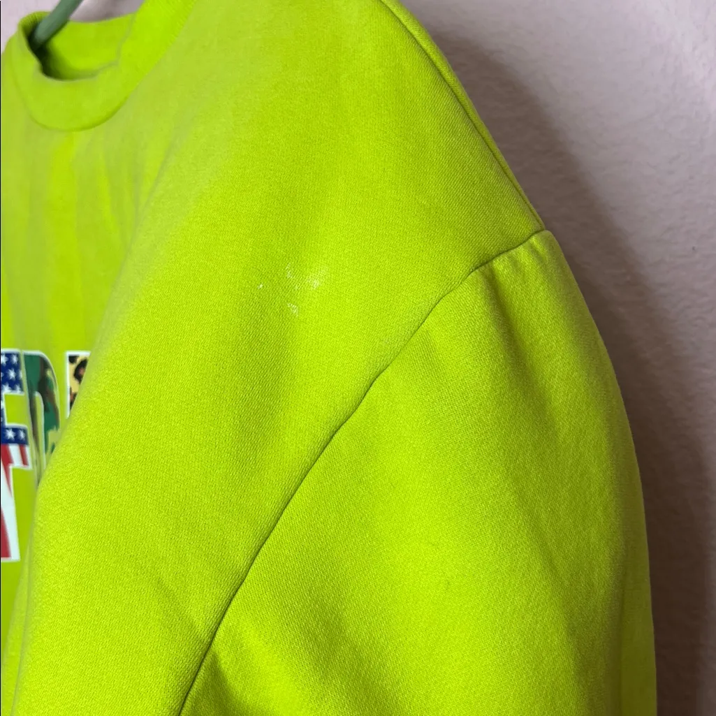DANIELLE GUIZIO FDNY NEON GREEN SWEATSHIRT. SIZE M - Image 11
