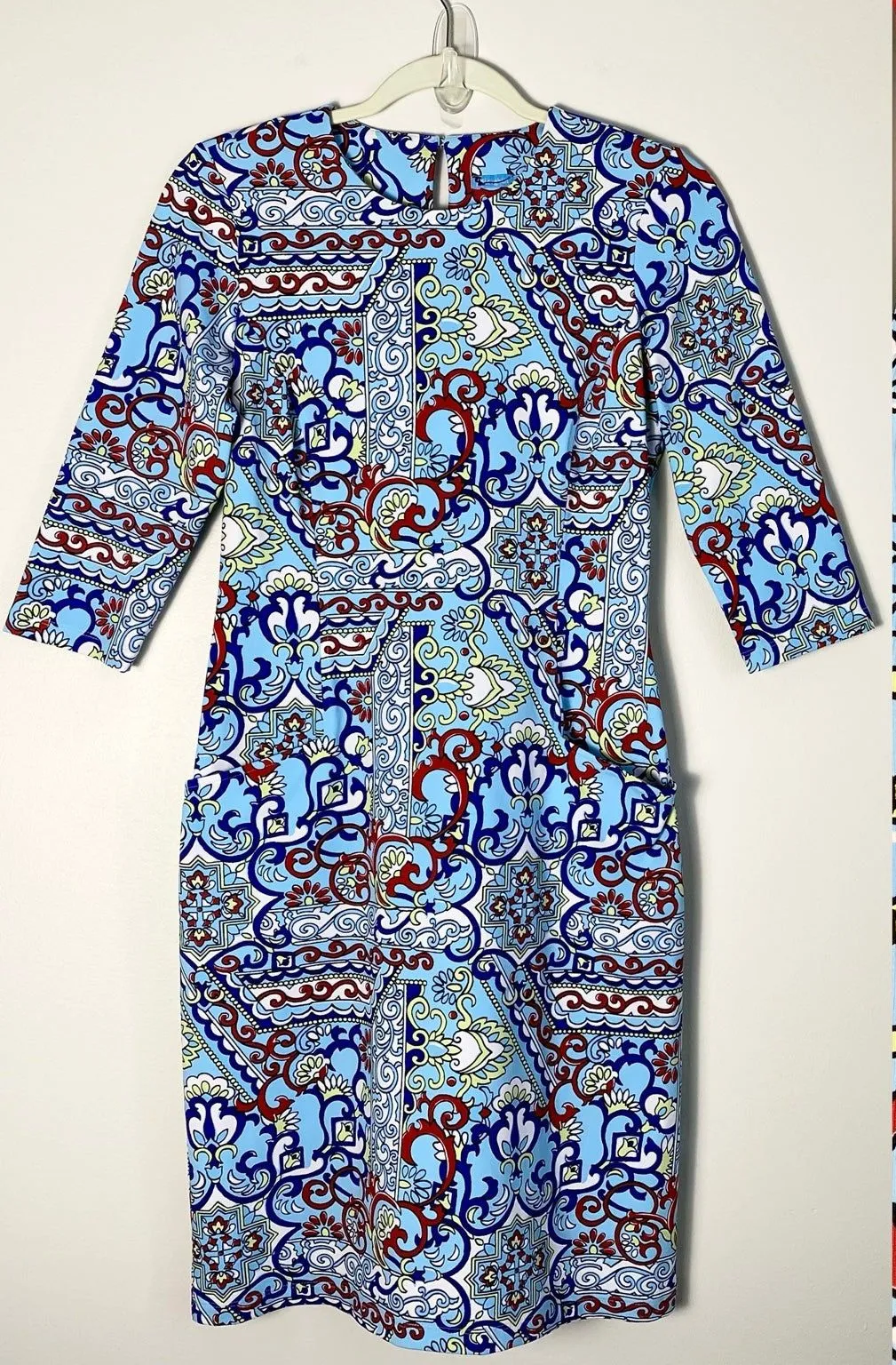 J. McLaughlin Catalyst Sheath Dress XS Blue Red White Print 3/4 Sleeve - Image 1