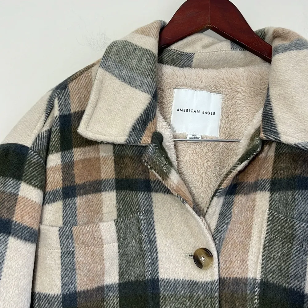 Women’s Plaid Fur Lined Jacket Size Large - Image 2