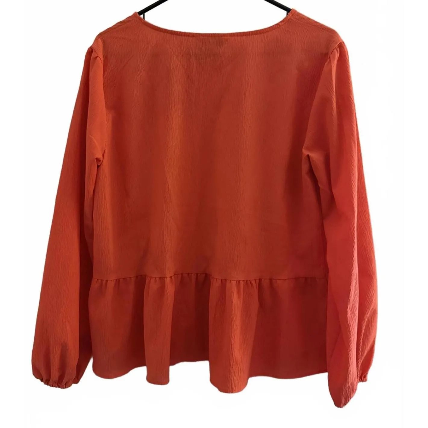 Nine West Women's Blouse Size Medium Coral Peplum Trumpet V-Neck Polyester - Image 2