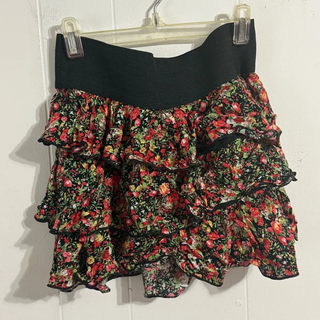 Deb Black and Red Floral Mini Skirt‎ - Image 2