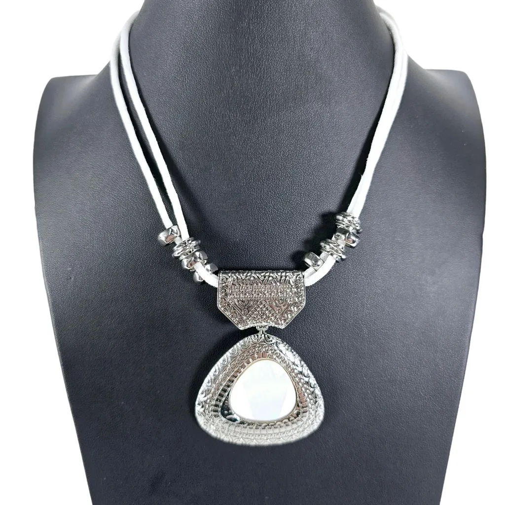 Chico's Necklace & Earrings Mother of Pearl Jewelry Set - Image 2