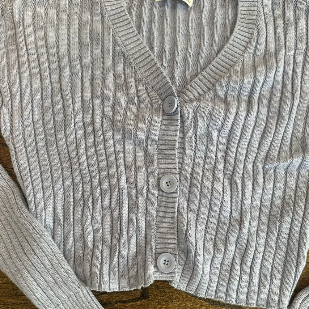 HOLLISTER Button Down Long Sleeve Cardigan Cropped Sweater Violet X Small T0464 - Image 3