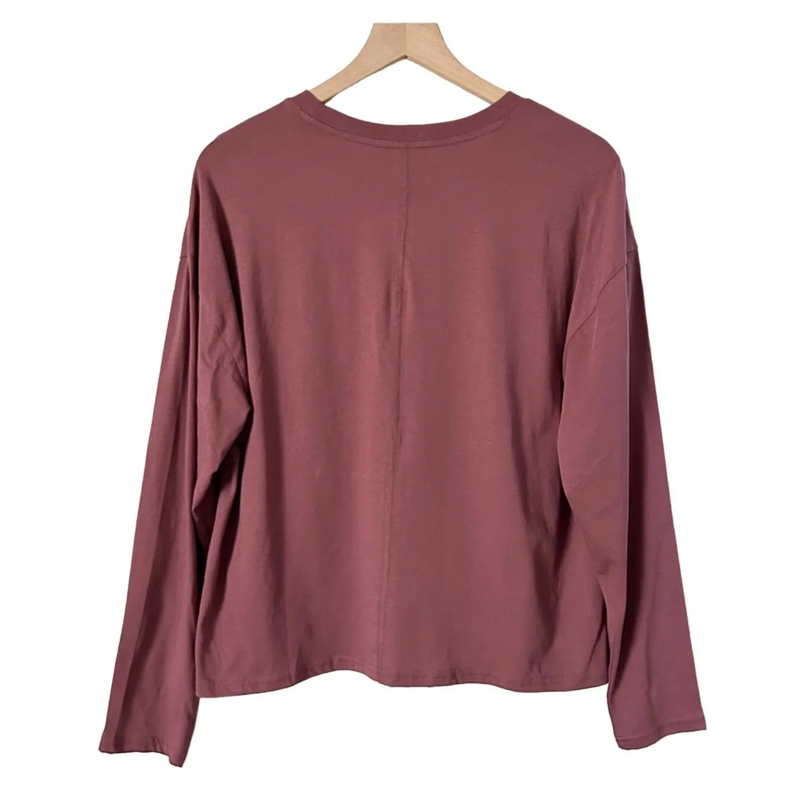 Pact Organic Cotton Long Sleeve Pocket Tee in Wine Red Size Large - Image 3