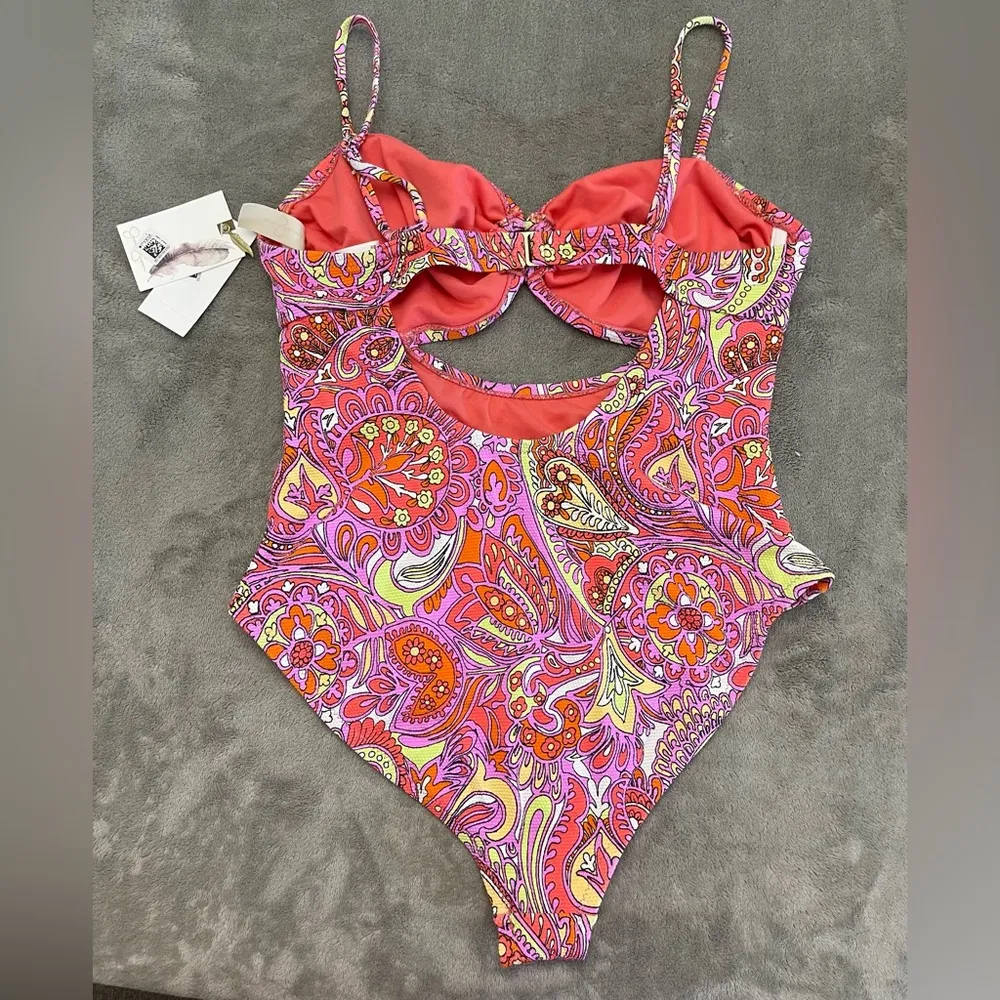 🦄Brand New JESSICA SIMPSON one Piece Paisley Swimsuit, Medium - Image 2