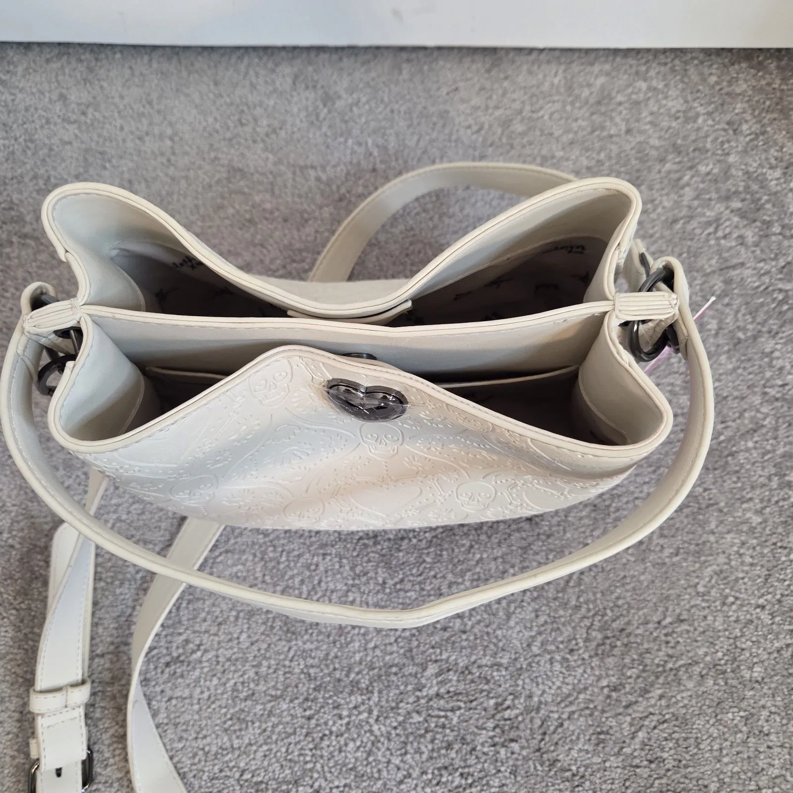 NEW Betsey Johnson Cream Embossed Skull & Heart Crossbody Bag - Image 8