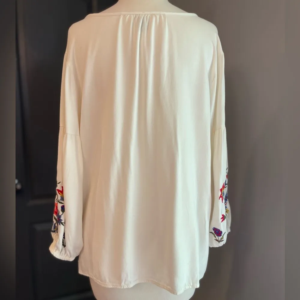 Colorful Boho Festival Floral Embroidered Sleeves White Old Navy Top - Image 6