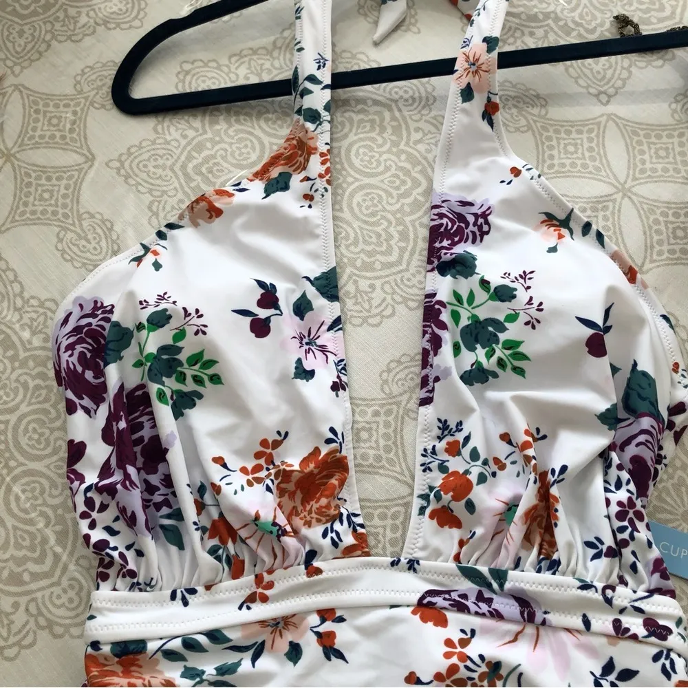 White with Pink Floral 1 piece Swimsuit L - Image 4