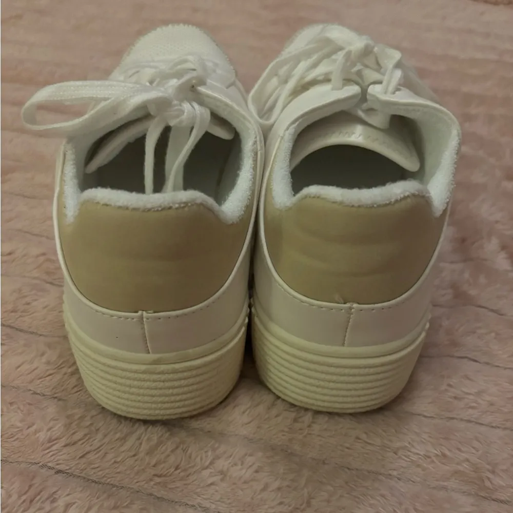 American Eagle Tennis Logo Sneakers - Image 3