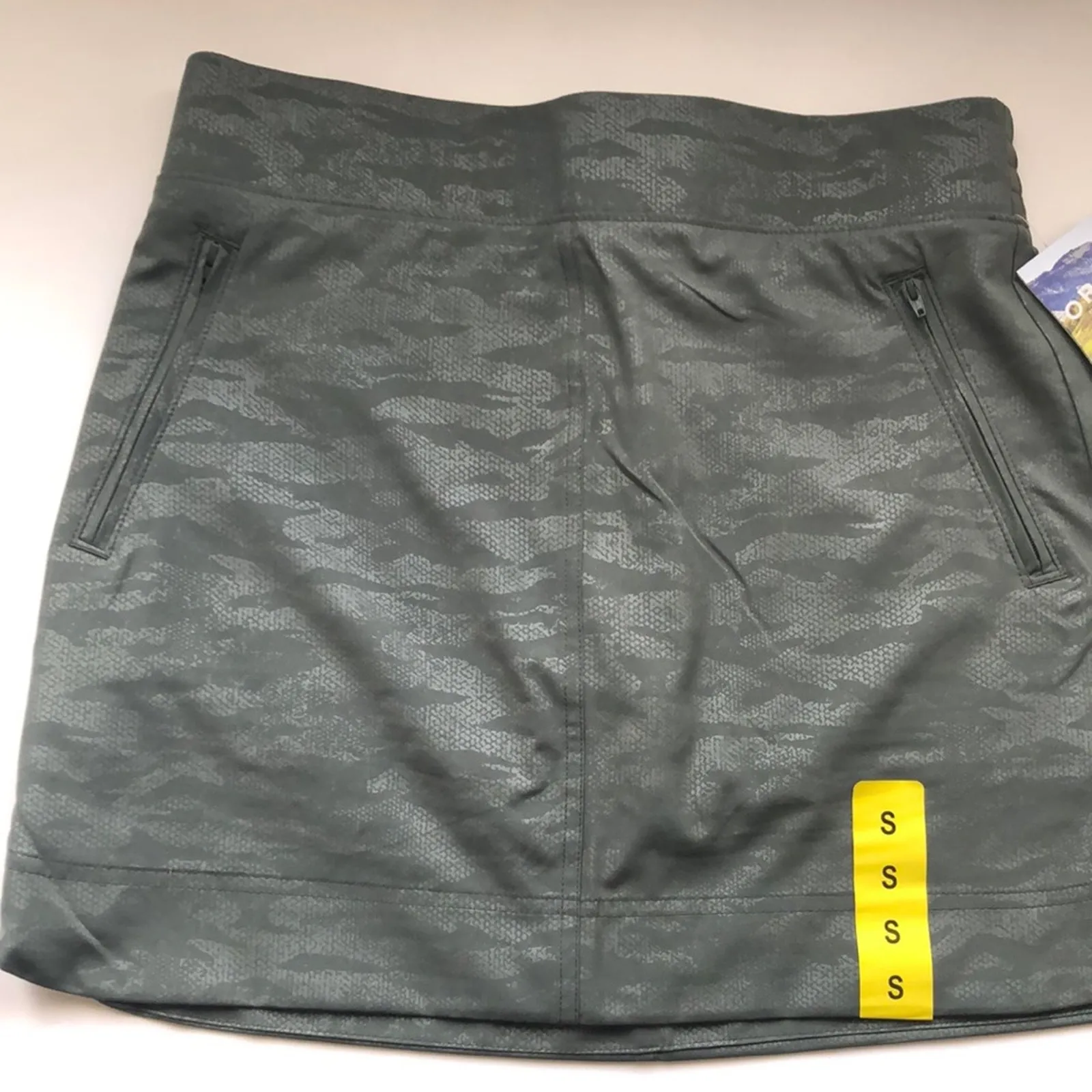 NWT Orvis Dark Green Travel Skort Size S - Image 2
