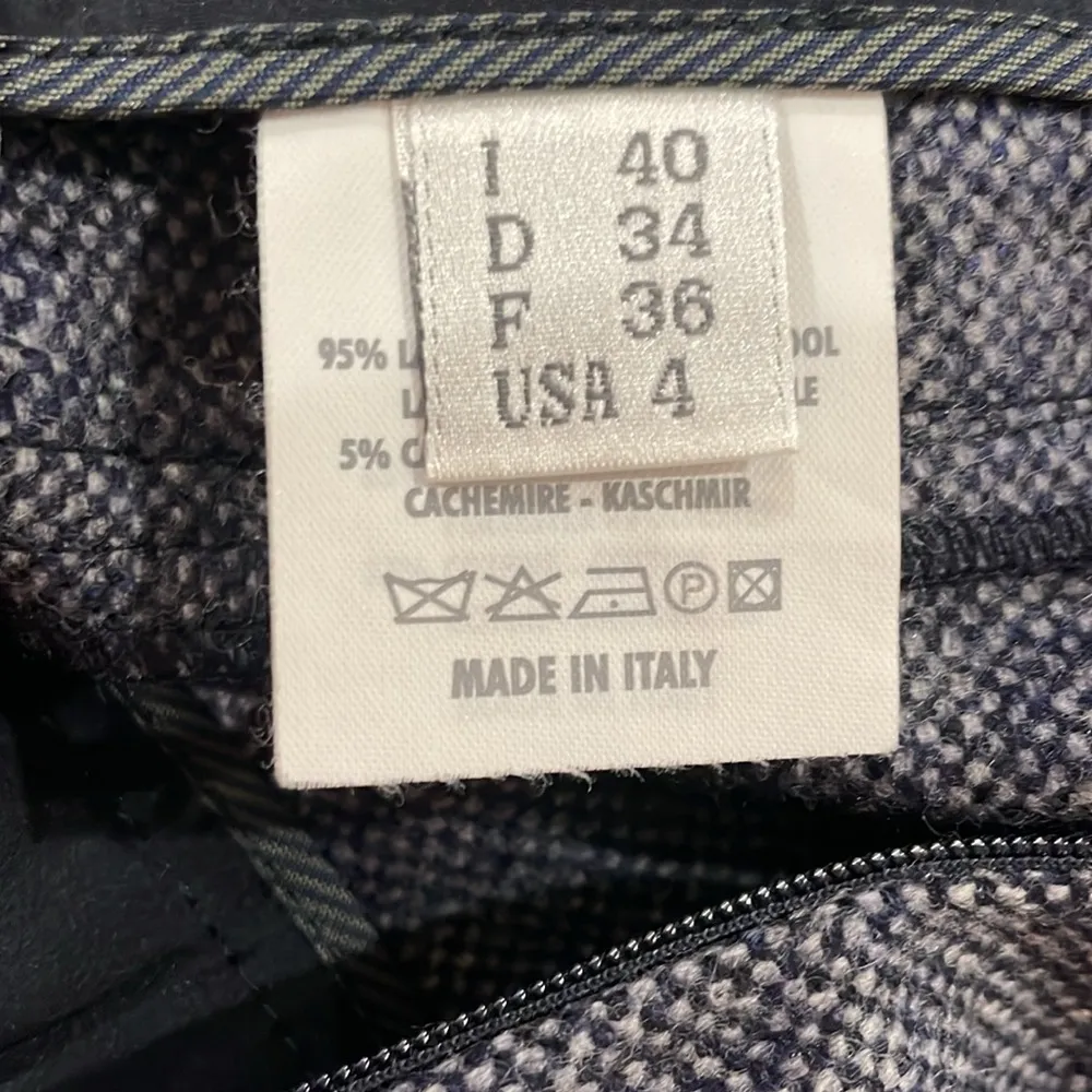 Wool and cashmere blend Italian made pleated denim blue mini skirt with pockets Size 4 - Image 11