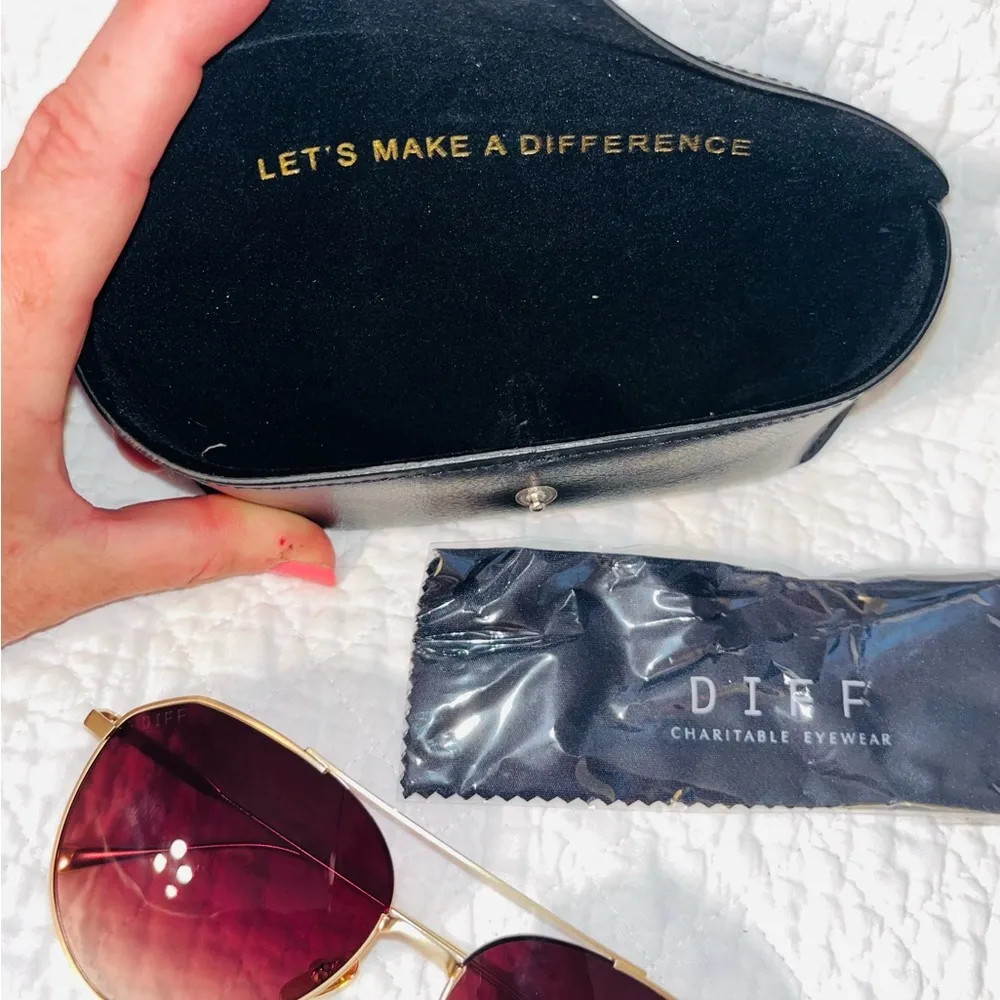 DIFF eyewear DIFF AVIATOR Sunglasses with Case & Cloth - Image 7