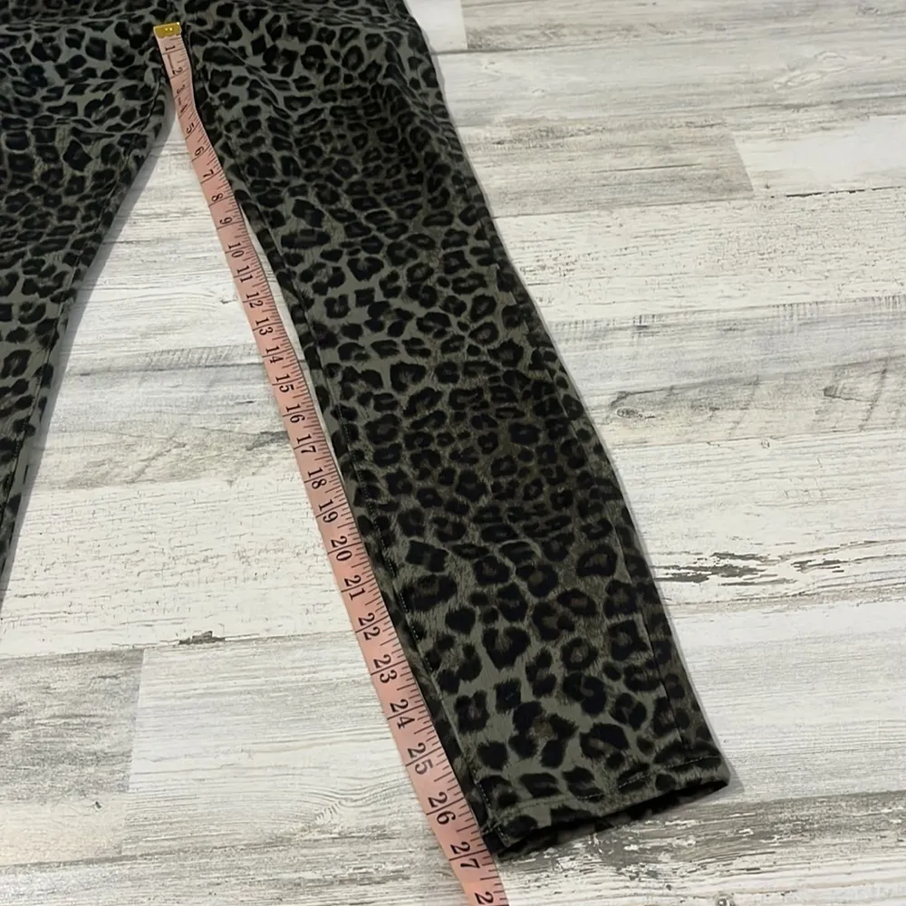 Good American Green Leopard Print Jeans Size 24.  NWOT - Image 11